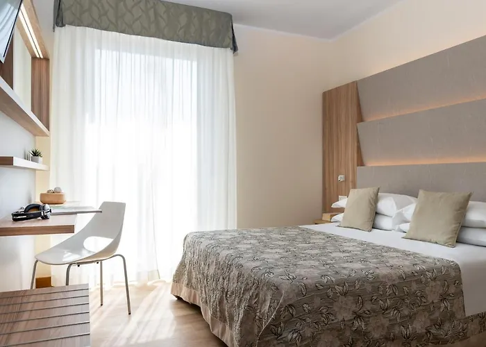 Hotel Rondinella E Viola 3*