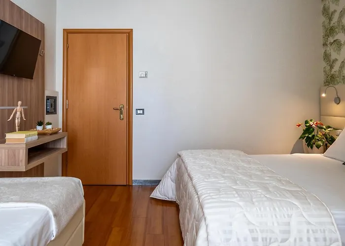 Rondinella E Viola Hotel Rimini