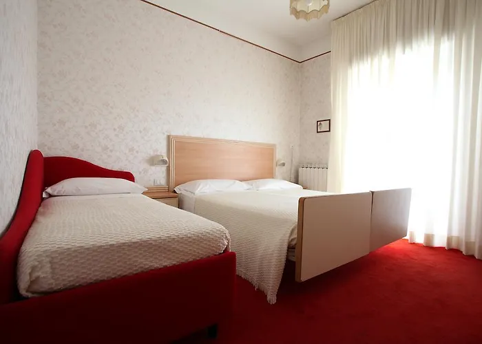 Hotel Rondinella E Viola 3*