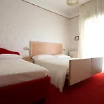 Hotel Rondinella E Viola 3*
