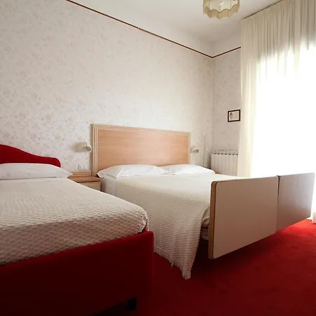 Hotel Rondinella E Viola 3*