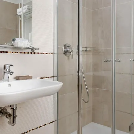 Rondinella E Viola 3* Rímini