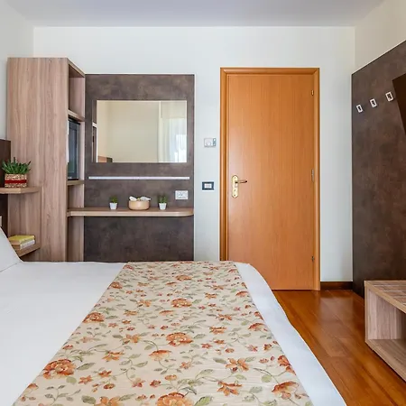 Hotel Rondinella E Viola 3*