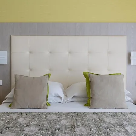 Rondinella E Viola Otel