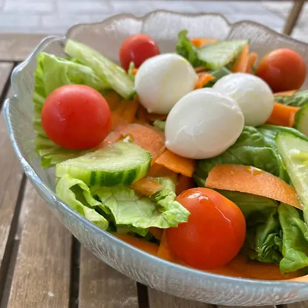 Otel Rondinella E Viola 3*