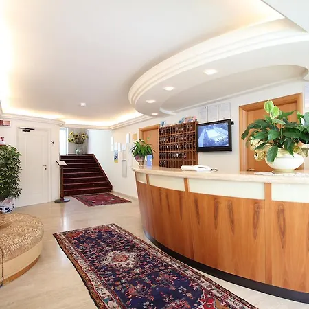 Rondinella E Viola 3* Rimini